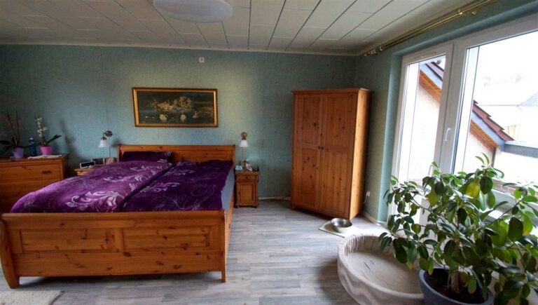 11 großes Schlazimmer OG