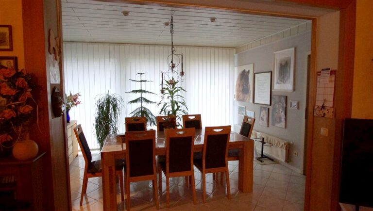 7 Esszimmer