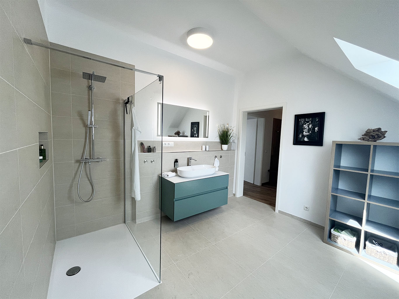 Badezimmer Ansicht I