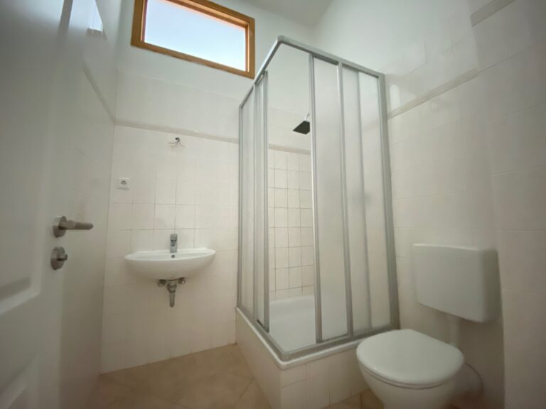 Gäste WC mit Duschbad
