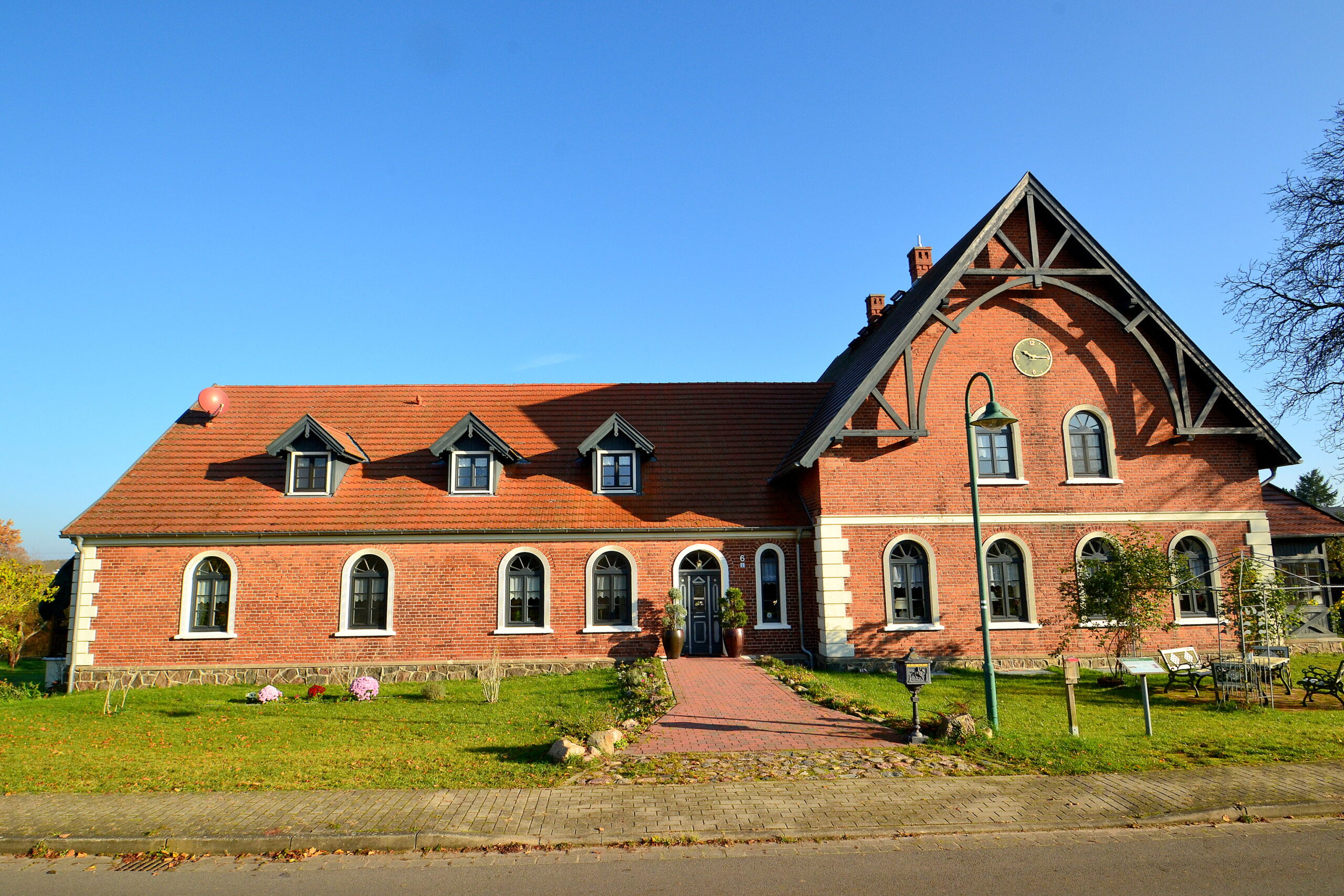 Straßenansicht