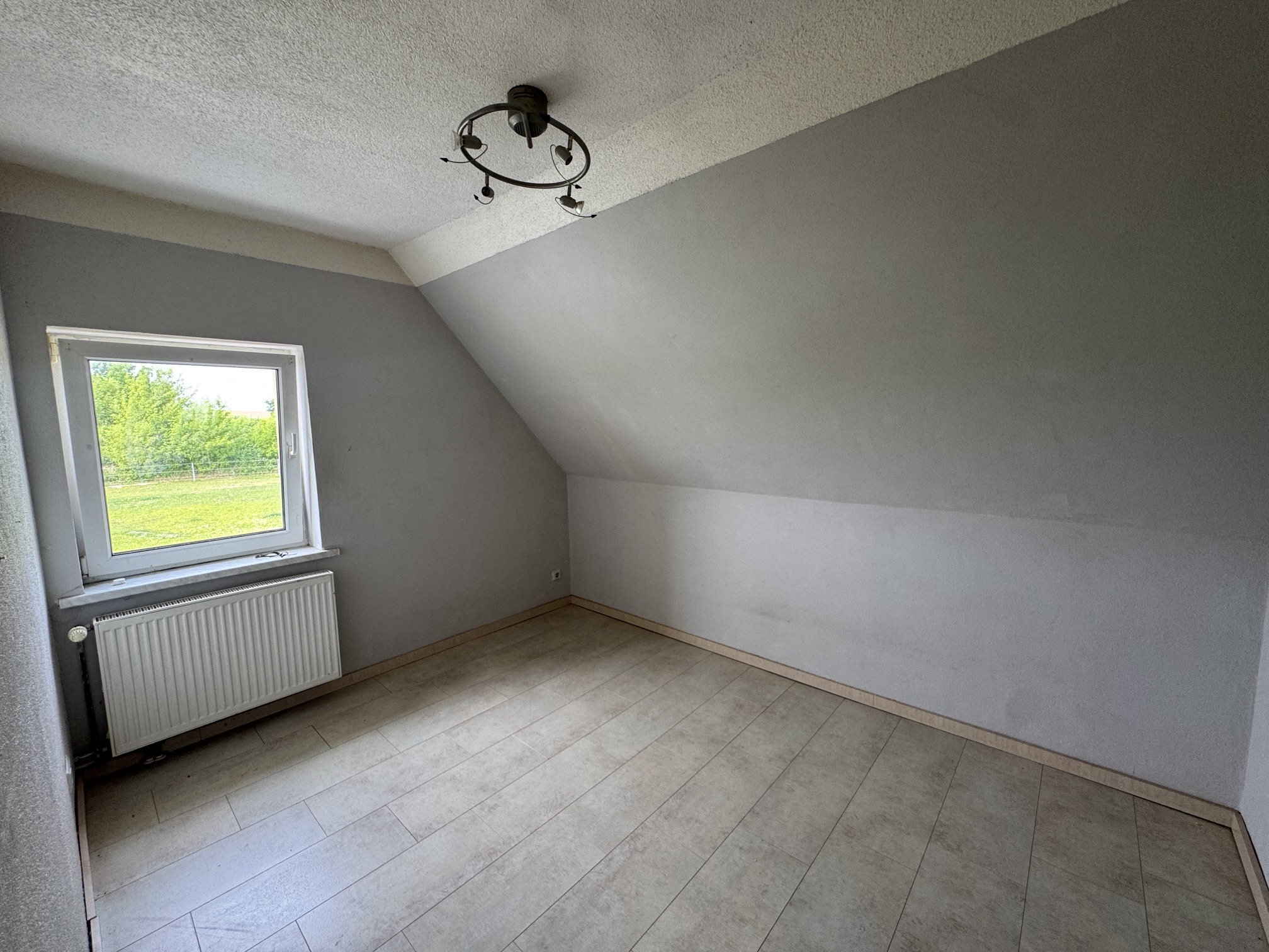 Zimmer 2 OG