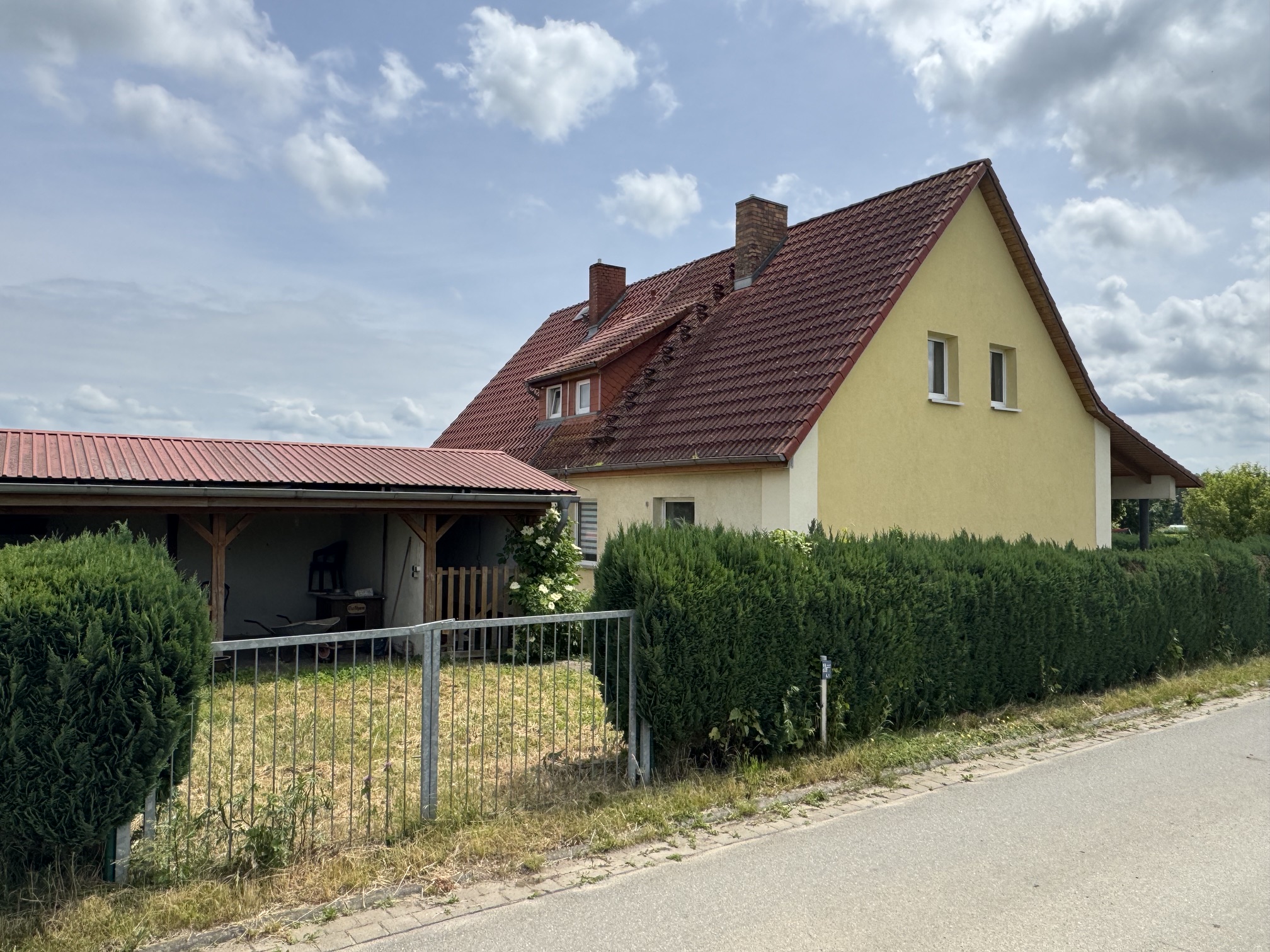Straßenansicht