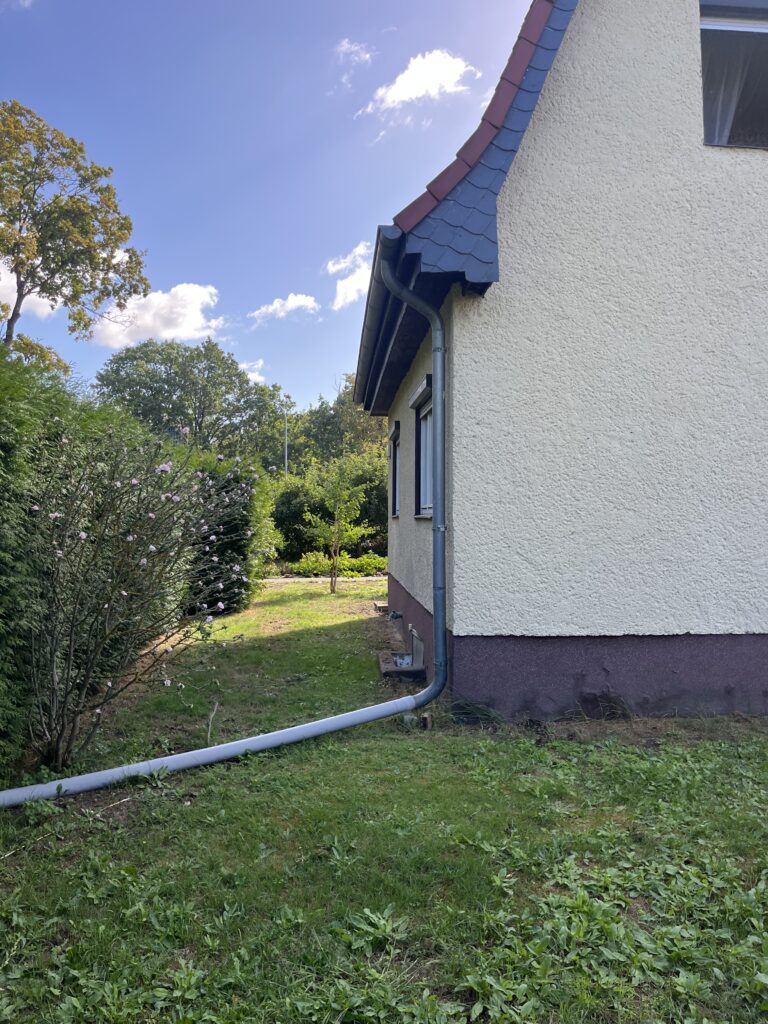 4 Seitenansicht zur Straße