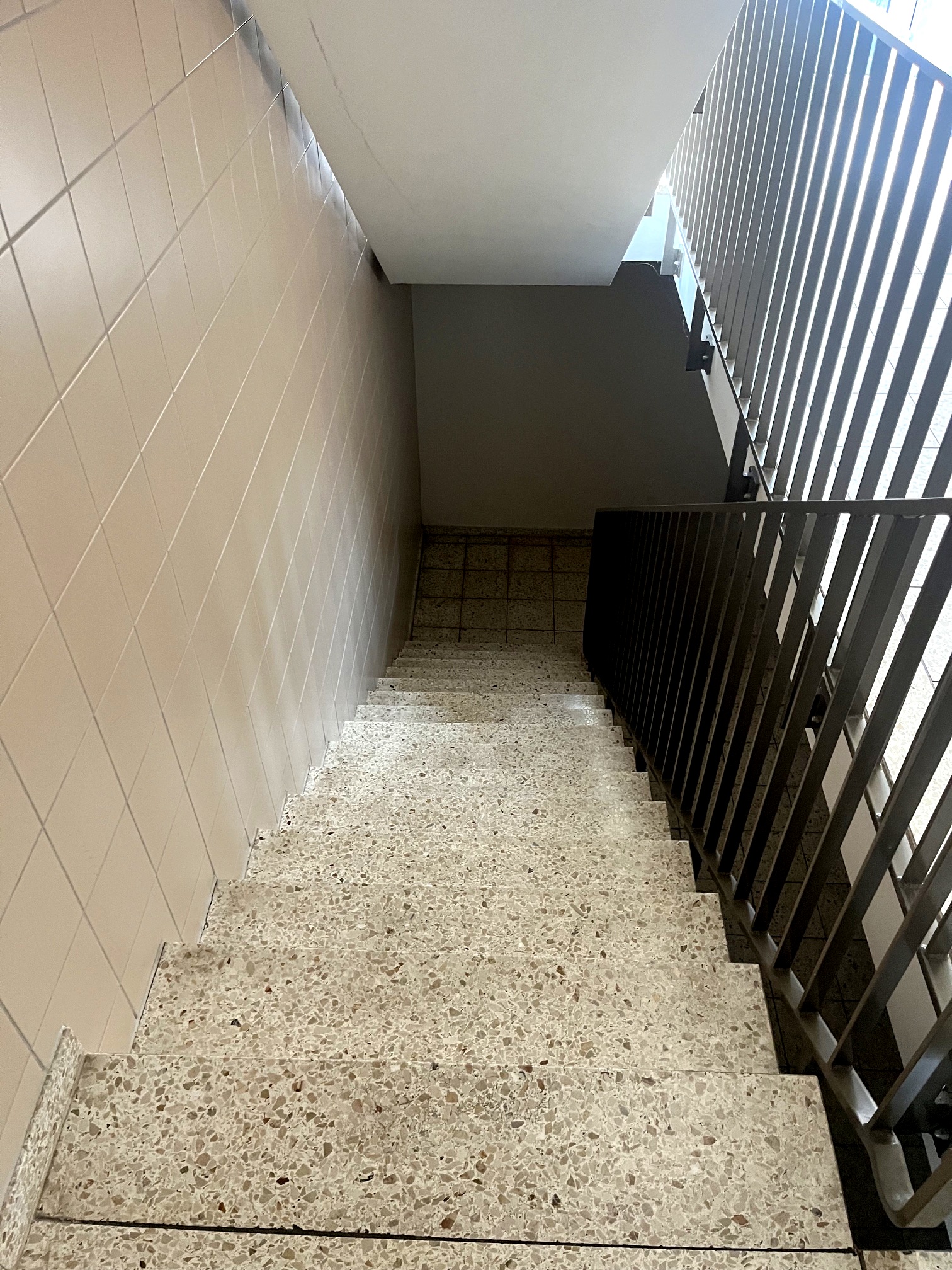 6 Treppe zum Kellerbereich